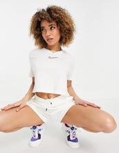 Load image into Gallery viewer, Nike Dance t-shirt black