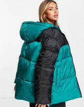 Load image into Gallery viewer, Puffer Jacket Green
