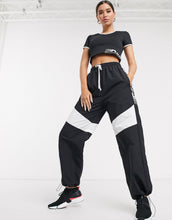 Load image into Gallery viewer, Reebok - Trenerka te poshtme