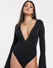 Load image into Gallery viewer, Bluzë PrettyLittleThing plunge