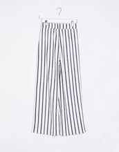 Load image into Gallery viewer, Pantolla textured culotte