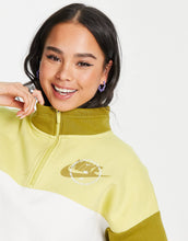 Load image into Gallery viewer, Nike utility sweatshirt