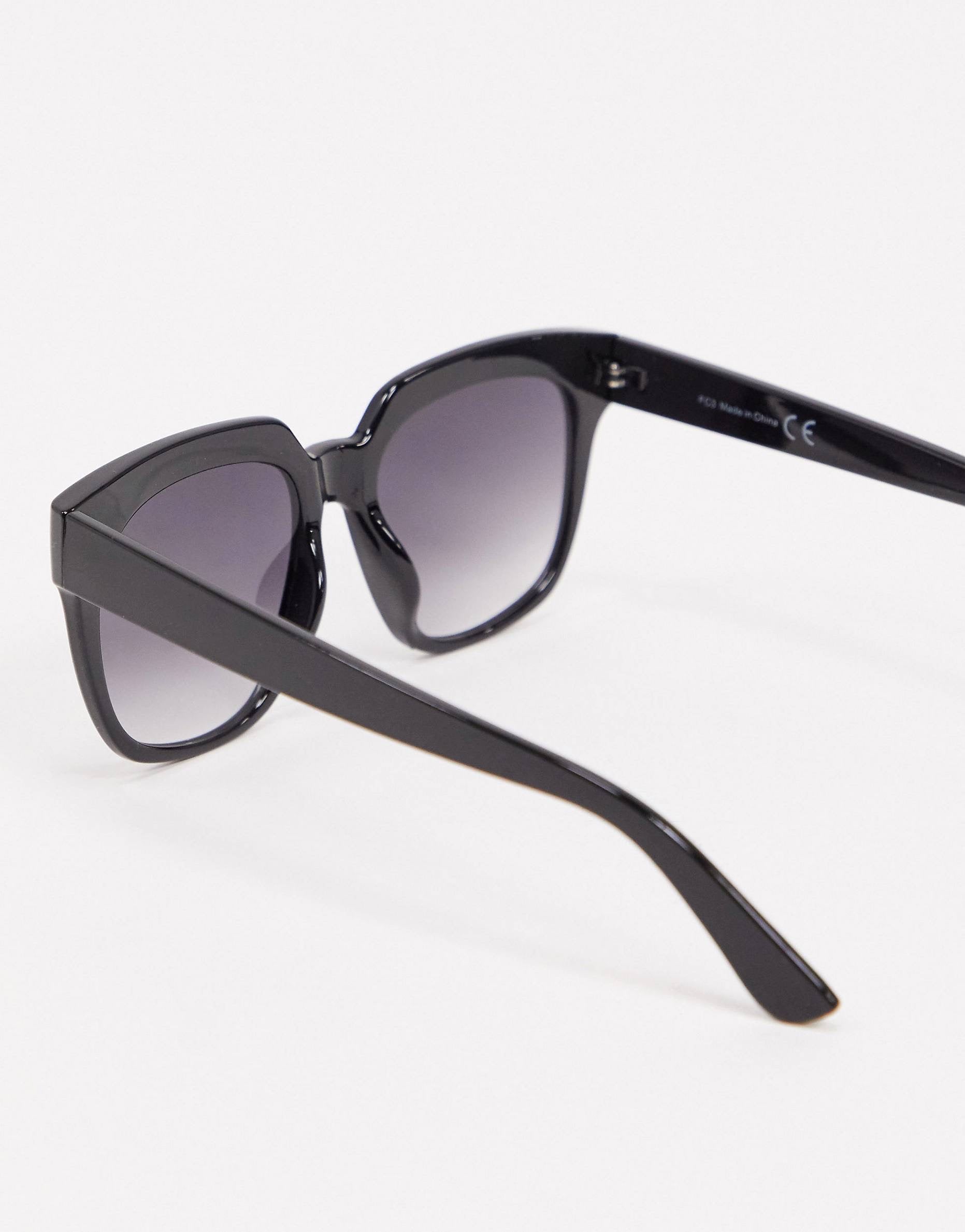 Syze oversized frame - in black