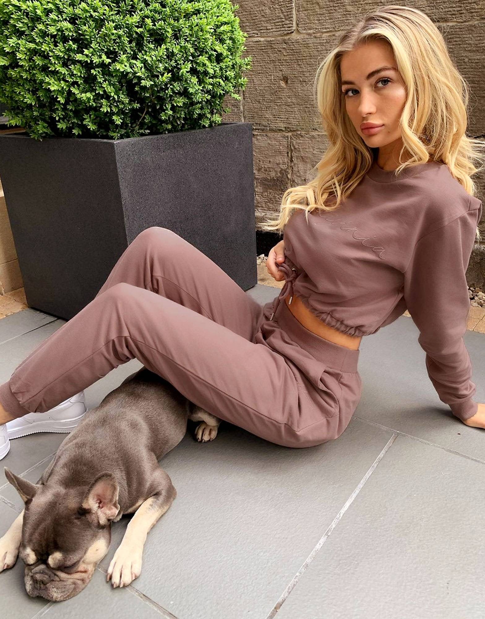 Tracksuit California - in putty