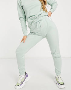 Tracksuit in organic cotgon in sage green