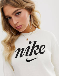 Duks Nike Cream cropped