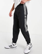 Load image into Gallery viewer, Tracksuit adidas Originals adicolor black