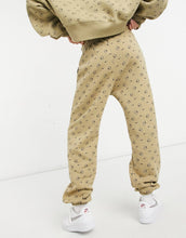 Load image into Gallery viewer, Tracksuit Nike all over logo camel