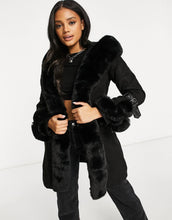 Load image into Gallery viewer, QED London coat - faux fur