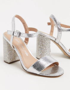 Take New Look metallic in silver