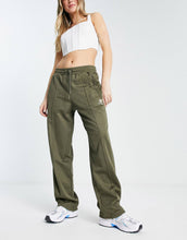 Load image into Gallery viewer, New Balance unisex track pants khaki