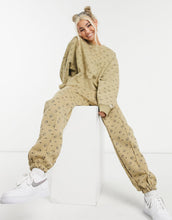 Load image into Gallery viewer, Tracksuit Nike all over logo camel