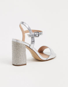 Take New Look metallic in silver