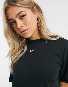 Maicë Nike Central Swoosh