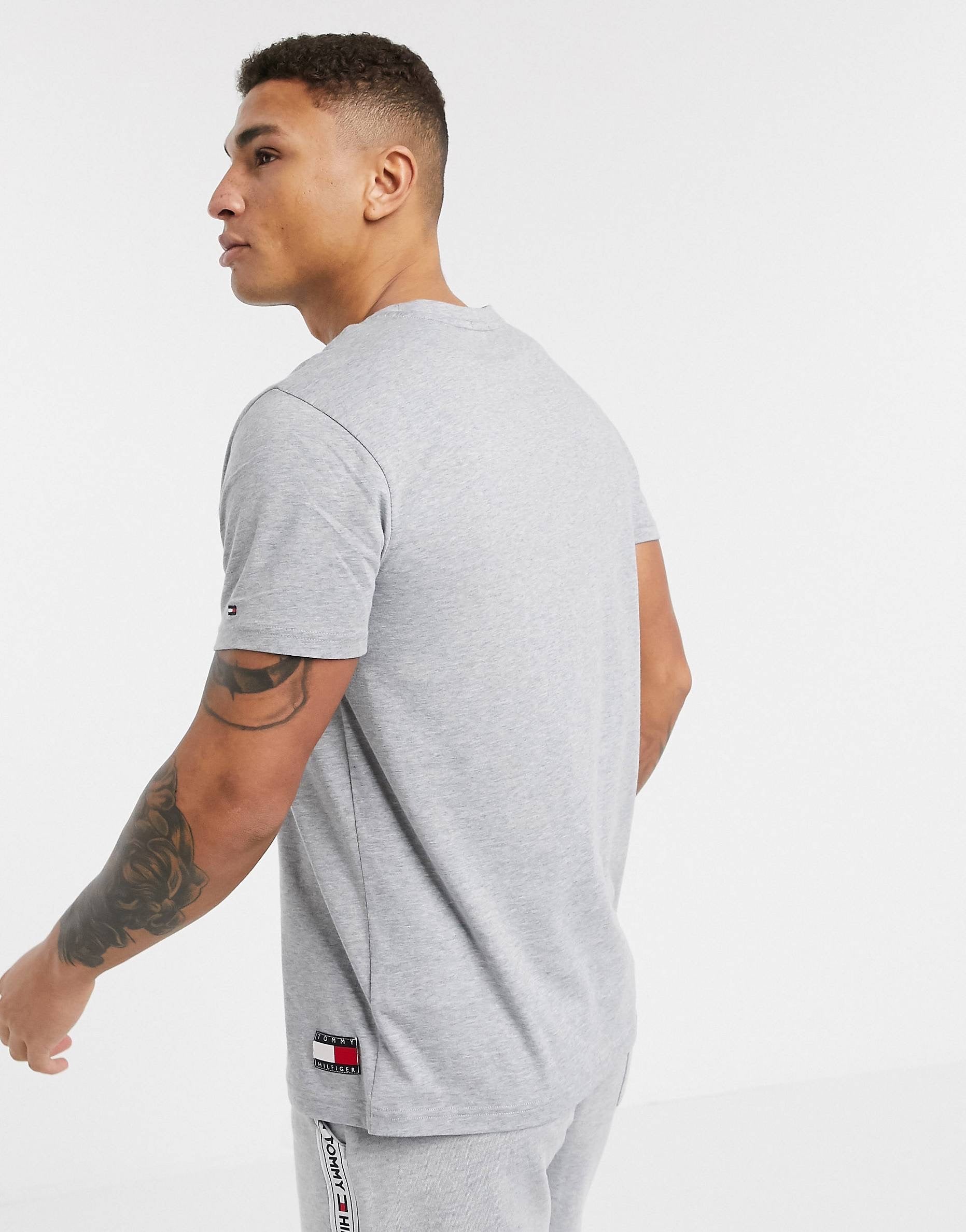 Maic Tommy Hilfiger script 85’