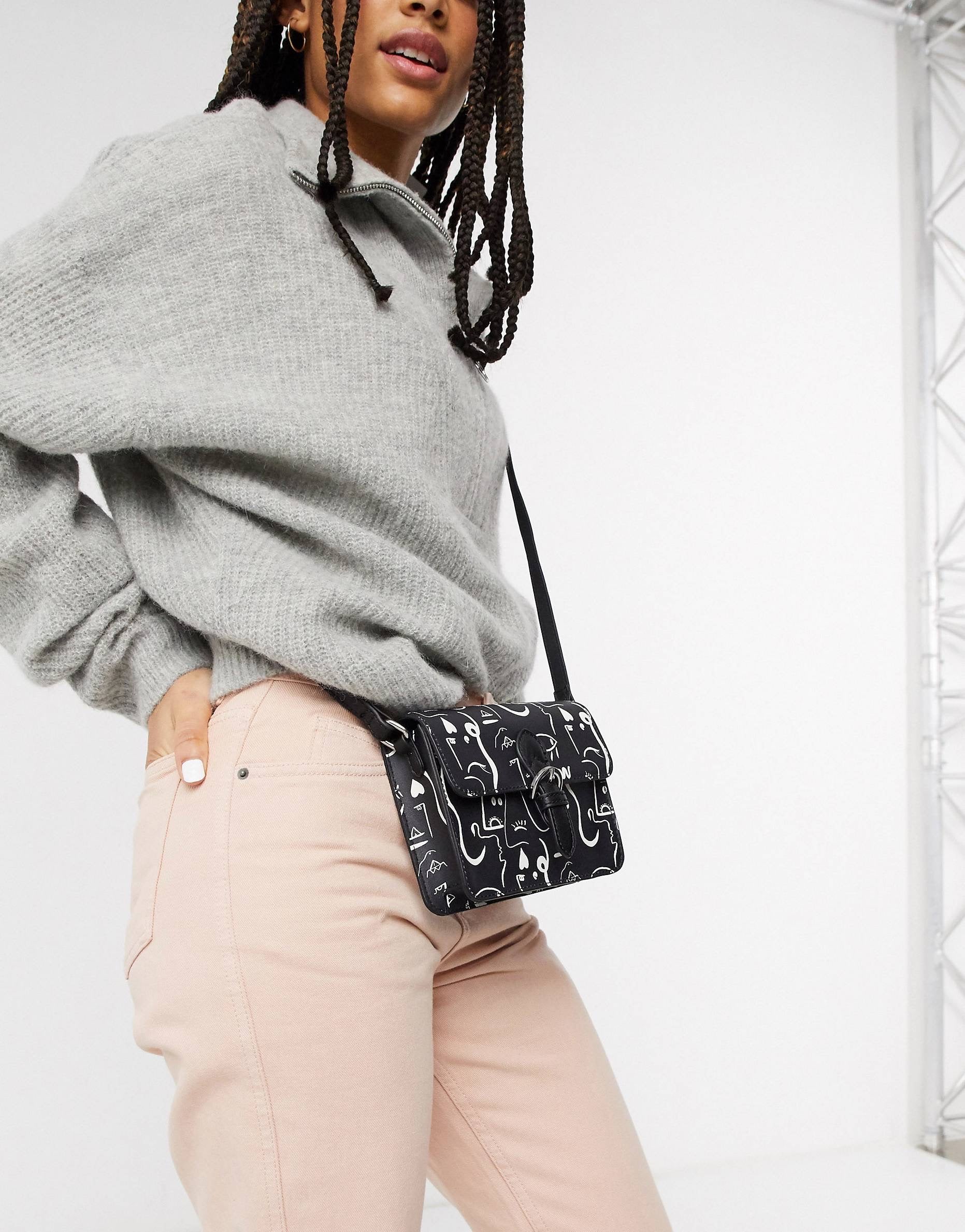 Çantë satchel in face