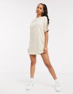 Fustan Nike mini swoosh oversized - in oatmeal