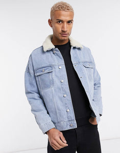 Denim jacket oversized in light wash blue