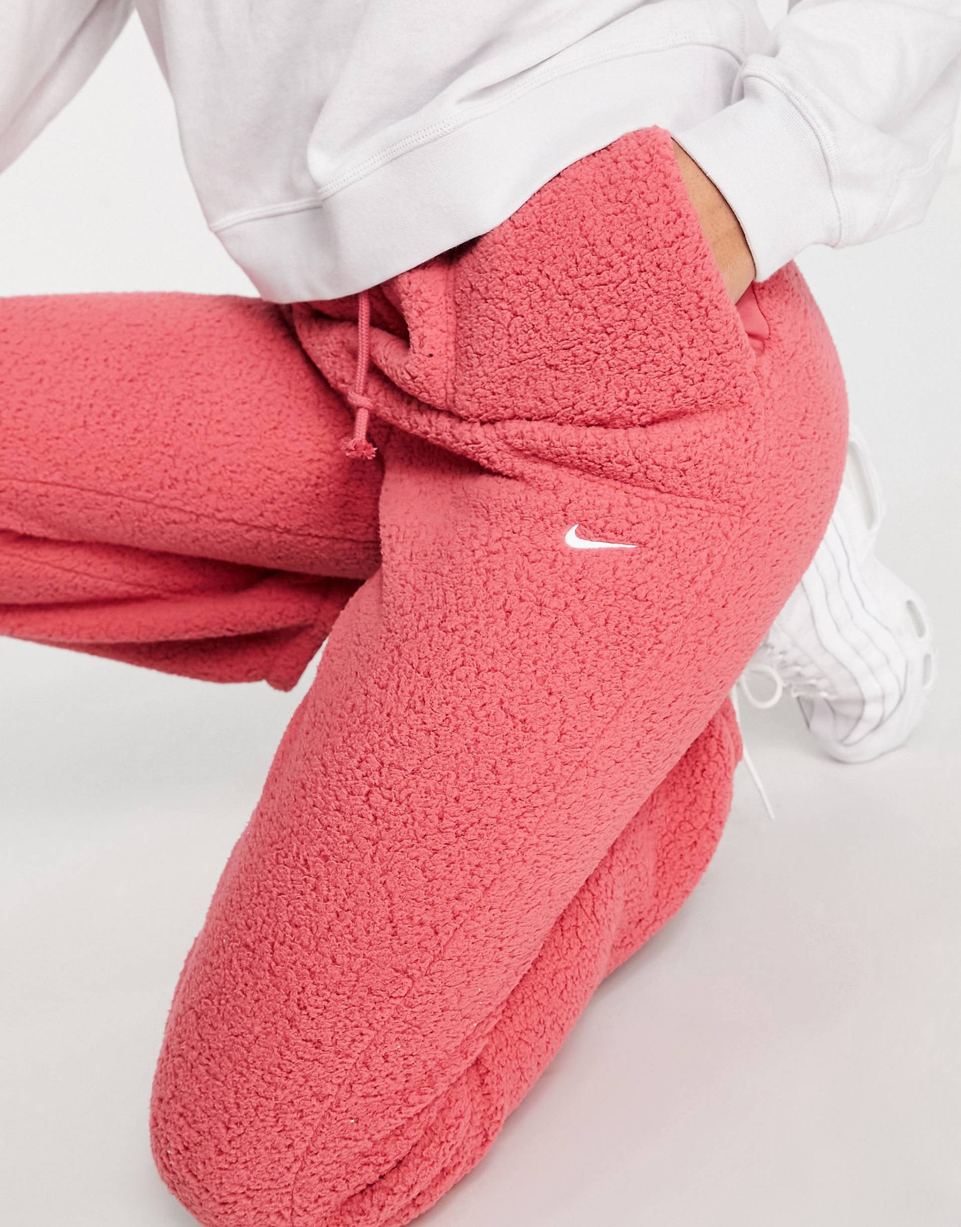 Nike Therma-FIT Cozy joggers