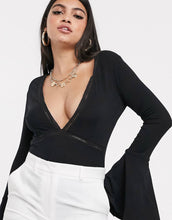 Load image into Gallery viewer, Bluzë PrettyLittleThing plunge