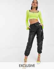 Load image into Gallery viewer, Puma Cargo Trousers - Black