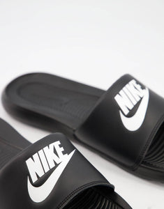 Nike Victori One sliders black