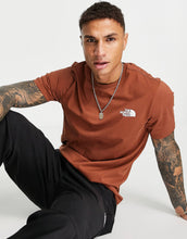Load image into Gallery viewer, The North Face Collage burgundy