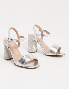 Take New Look metallic in silver