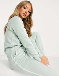 Tracksuit in organic cotgon in sage green