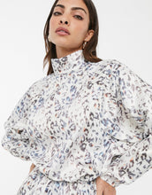 Load image into Gallery viewer, Bluzë Batwing - in animal print