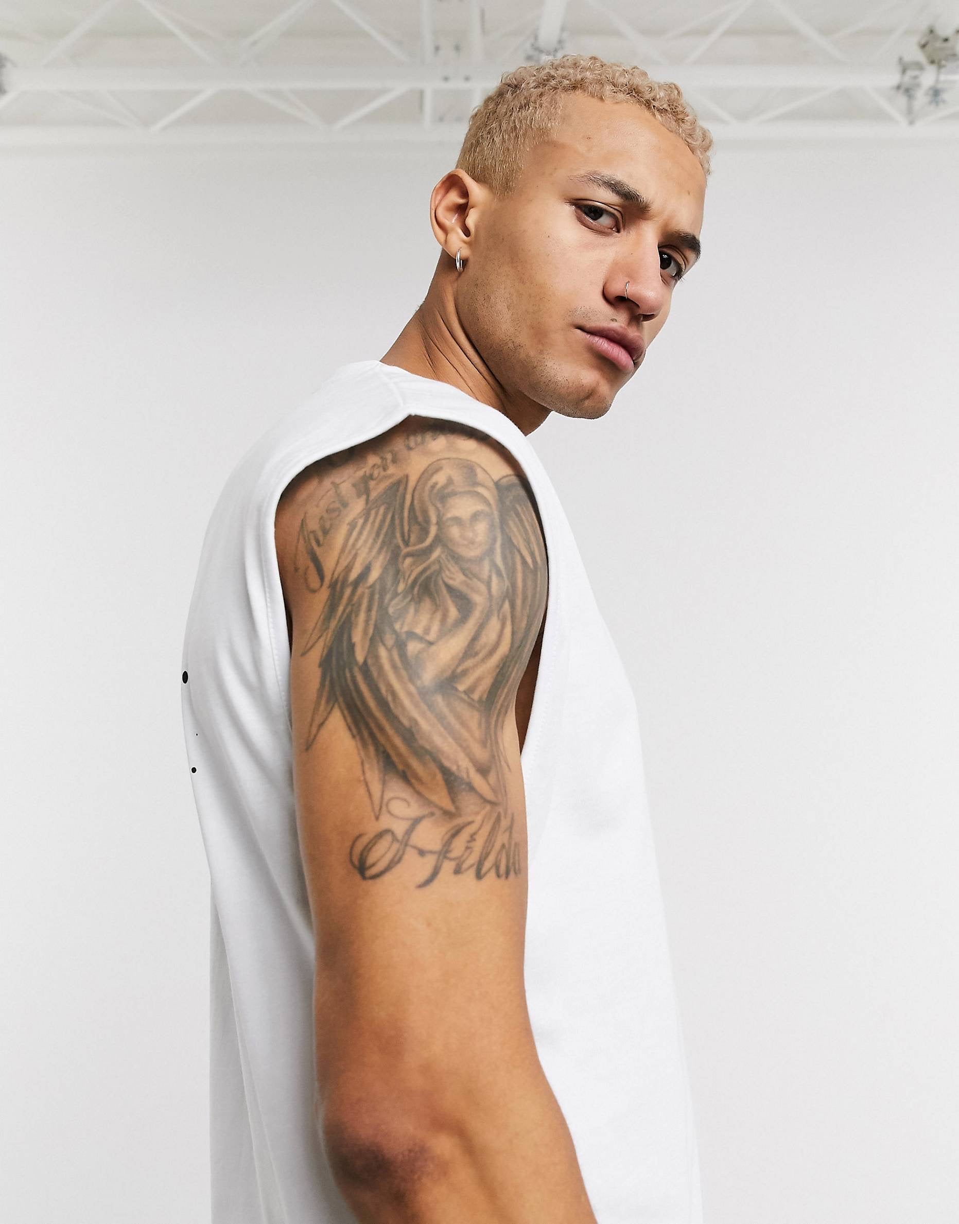 Maic The Couture Club - circle cut out