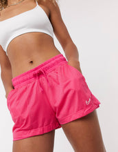 Load image into Gallery viewer, Shorce Nike woven - Bright pink