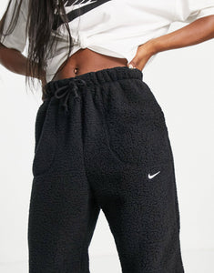 Nike Therma-Fit joggers black