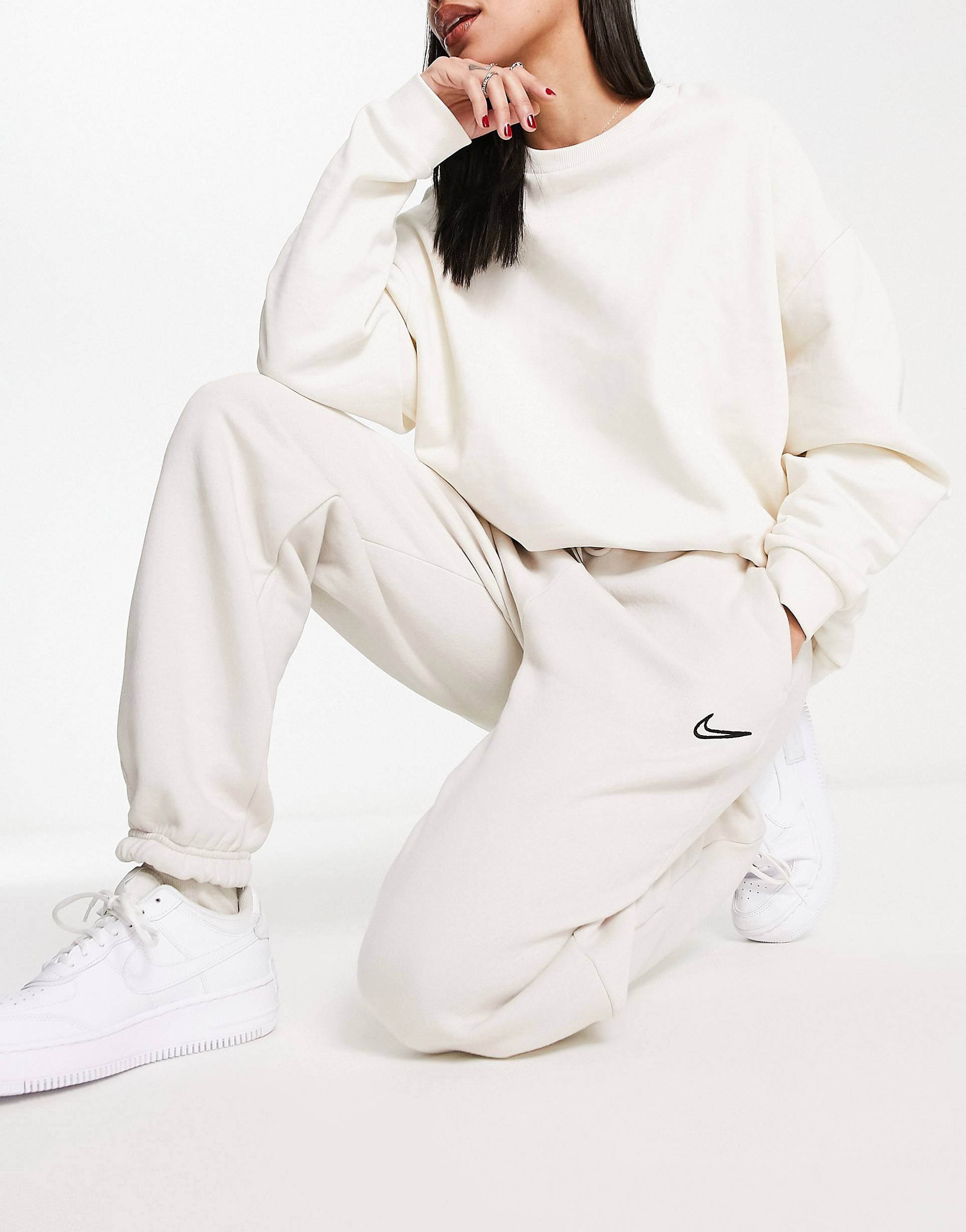 Nike Midi Swoosh joggers orewood brown
