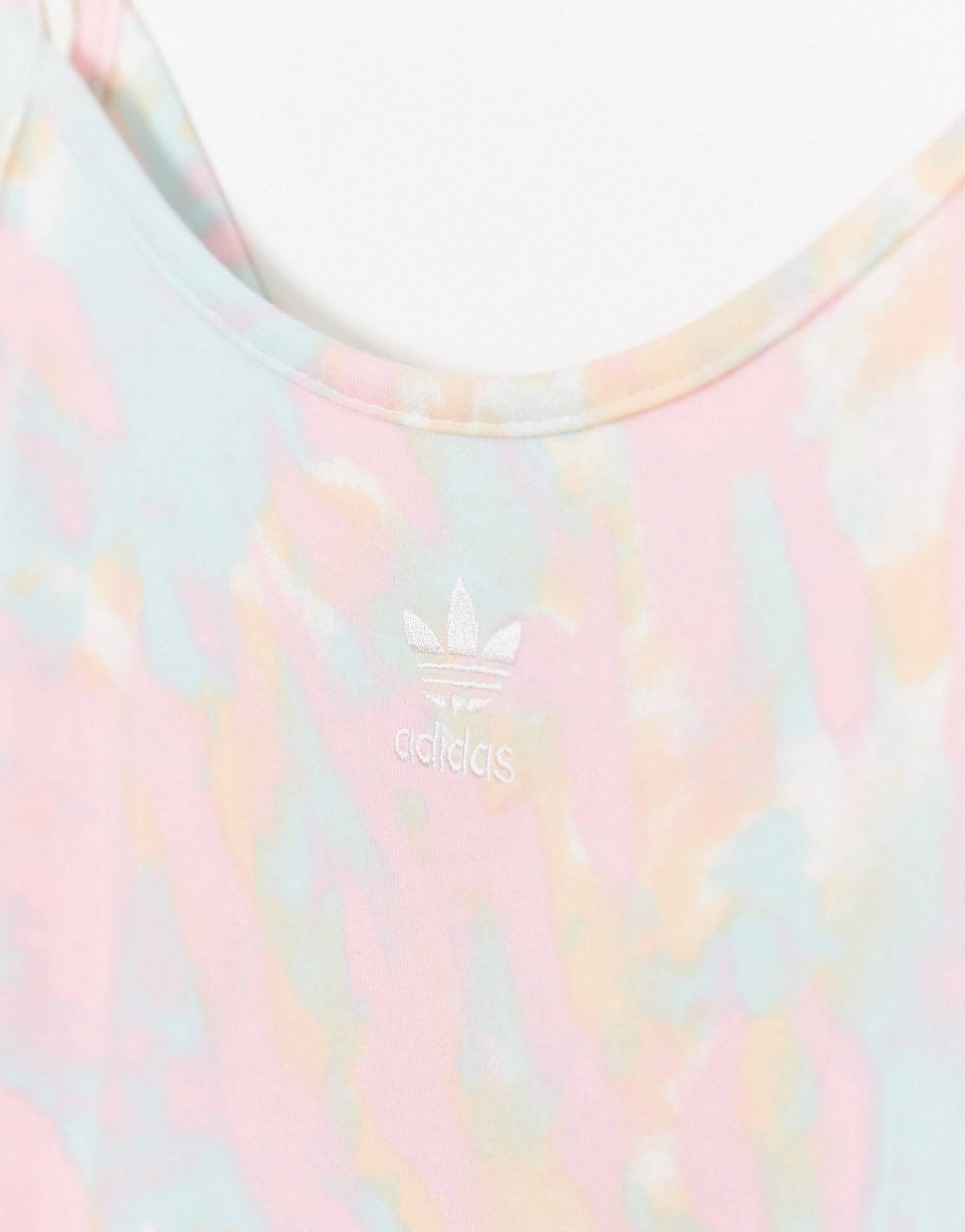 Fustan adidas Originals - Tie dye