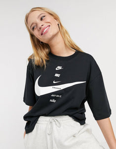 Maicë Nike Swoosh oversized crop