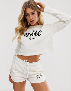 Duks Nike Cream cropped