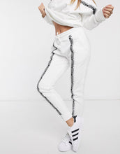 Load image into Gallery viewer, adidas Originals - Trenerka të poshtme