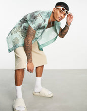 Load image into Gallery viewer, Relaxed shirt palm green