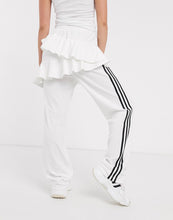 Load image into Gallery viewer, adidas Originals x J KOO - Trenerka të poshtme