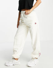 Load image into Gallery viewer, HUGO relaxed jogger cream
